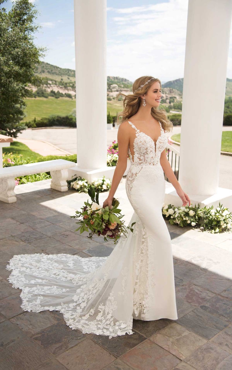 Martina Liana Style 1059 | V-neck Wedding Gown