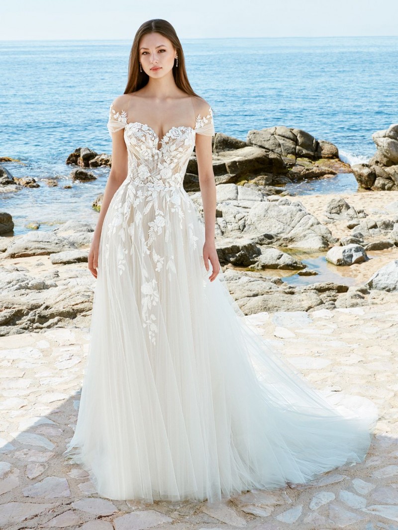 Enzoani Bridal Aisha | Plunging Sweetheart Neckline | Wedding Dress