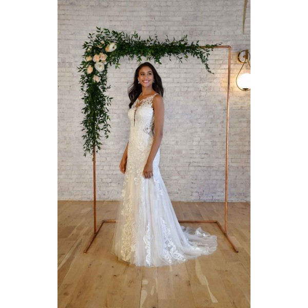 Stella York | Style 7325 | Plunging Sweetheart Neckline Wedding Dress