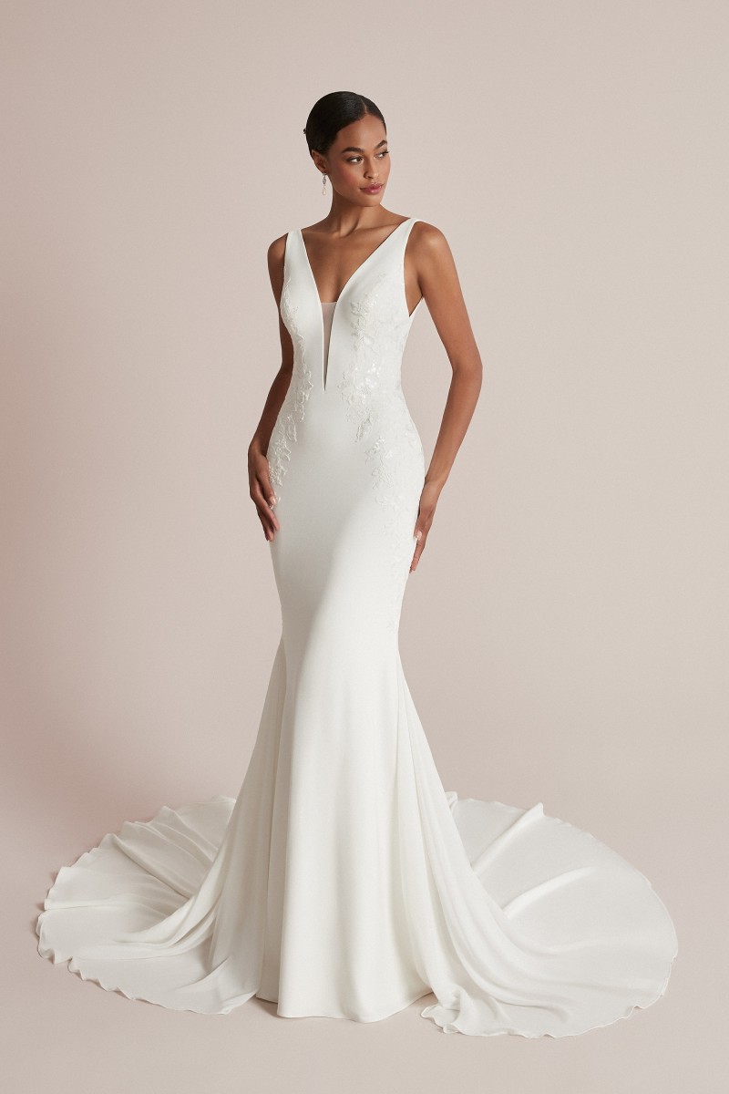 Justin Alexander Cora | 88202 | Crepe fit & flare gown with plunging V-neckline