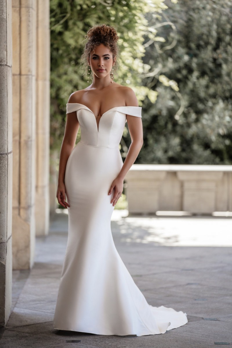 Allure Bridals Style A1113 | Fall in Love Again | Stretch Mikado Jaw Dropping Gown